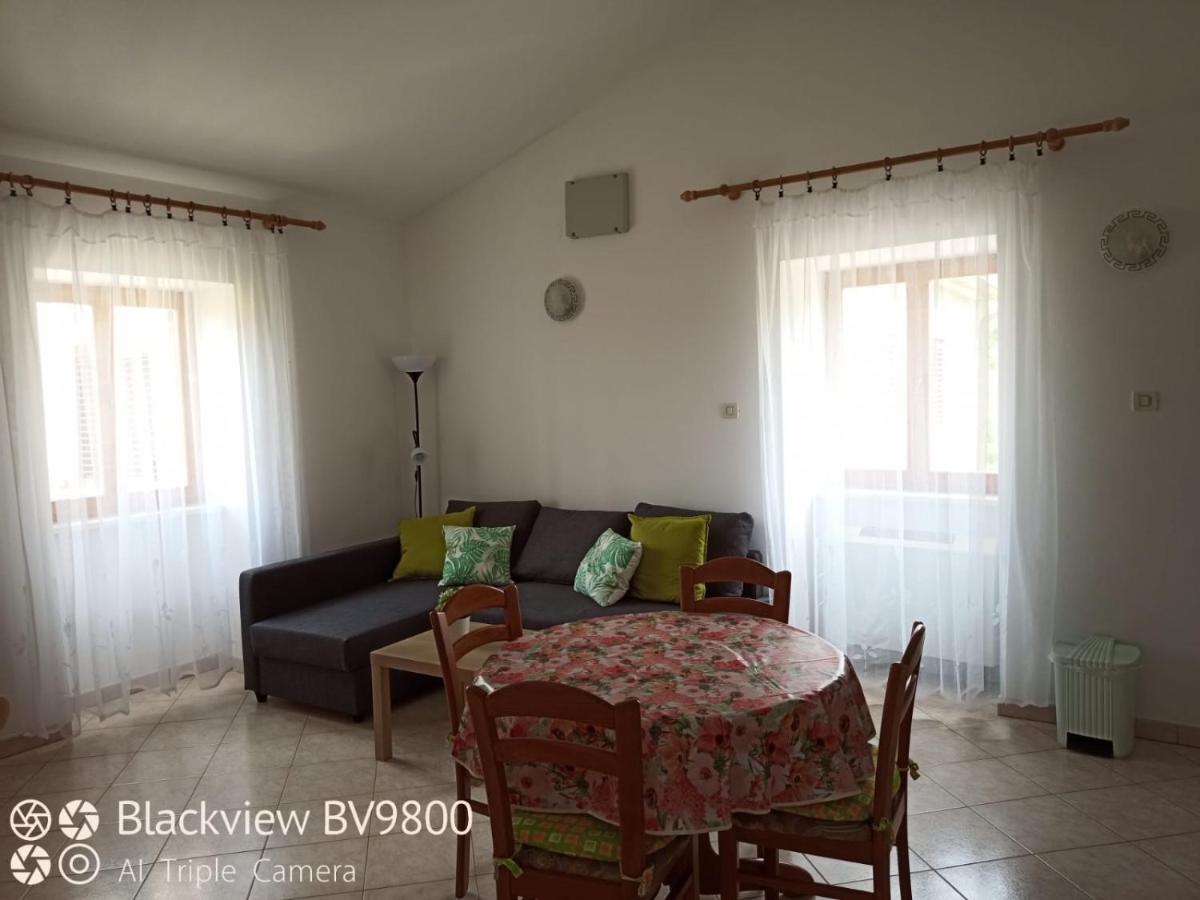 Apartments Vodaric Loznati Крес Екстериор снимка