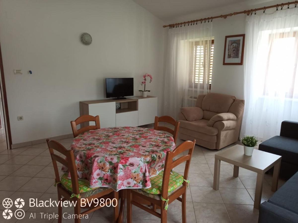 Apartments Vodaric Loznati Крес Екстериор снимка