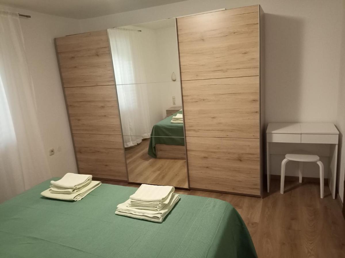 Apartments Vodaric Loznati Крес Екстериор снимка