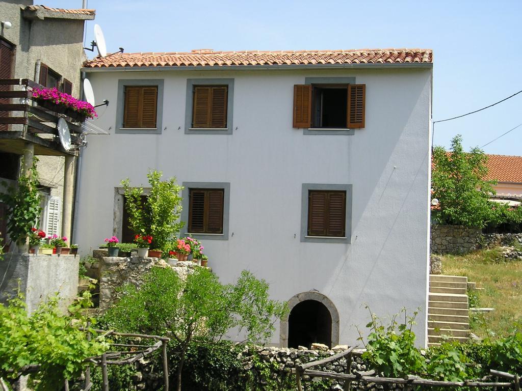 Apartments Vodaric Loznati Крес Екстериор снимка